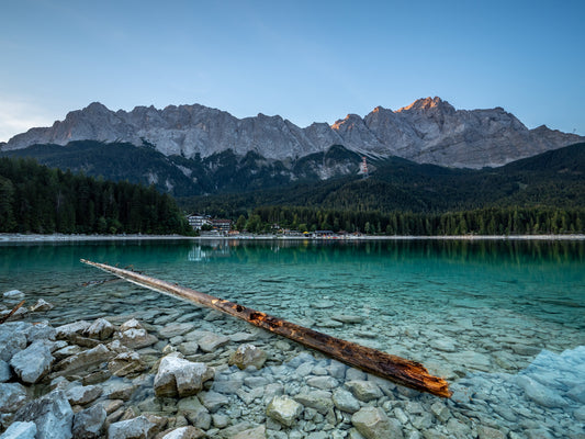 Landschafts-fotografie: Eibsee zum Sonnenaufgang und magische Wasserfälle